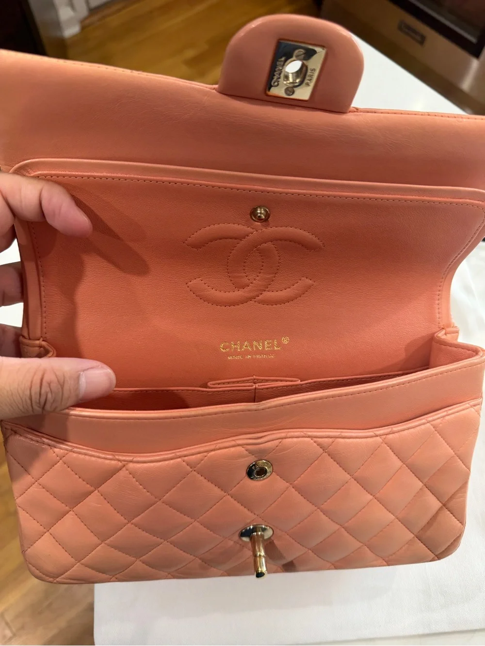 CHANEL elegant quilted